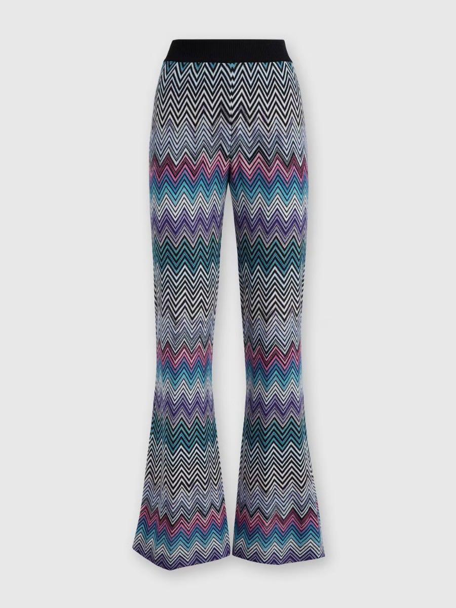 Flared trousers with zigzag pattern