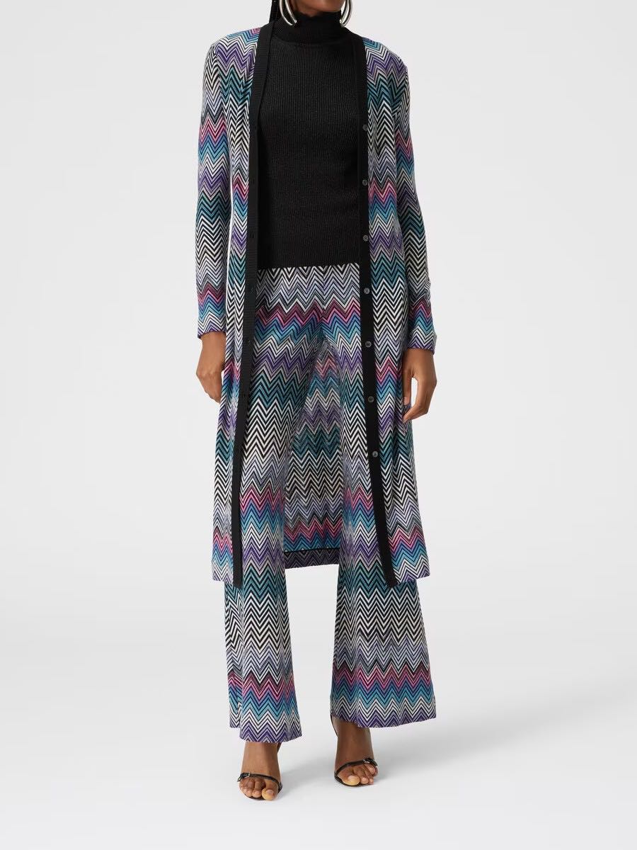 Flared trousers with zigzag pattern