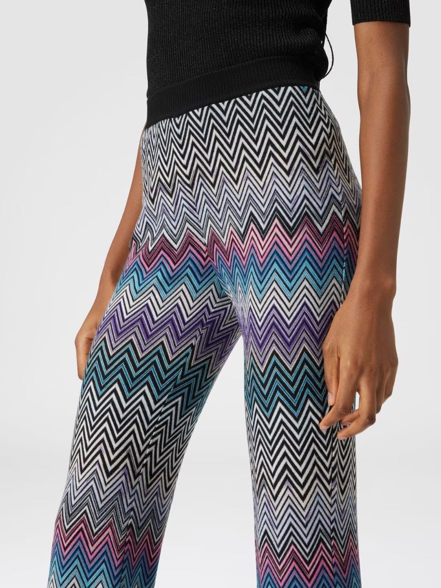 Flared trousers with zigzag pattern