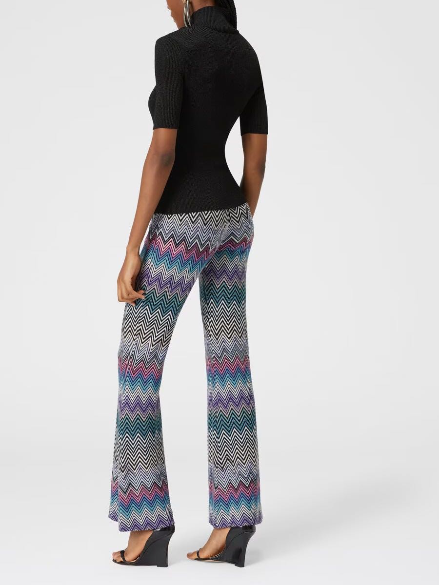 Flared trousers with zigzag pattern
