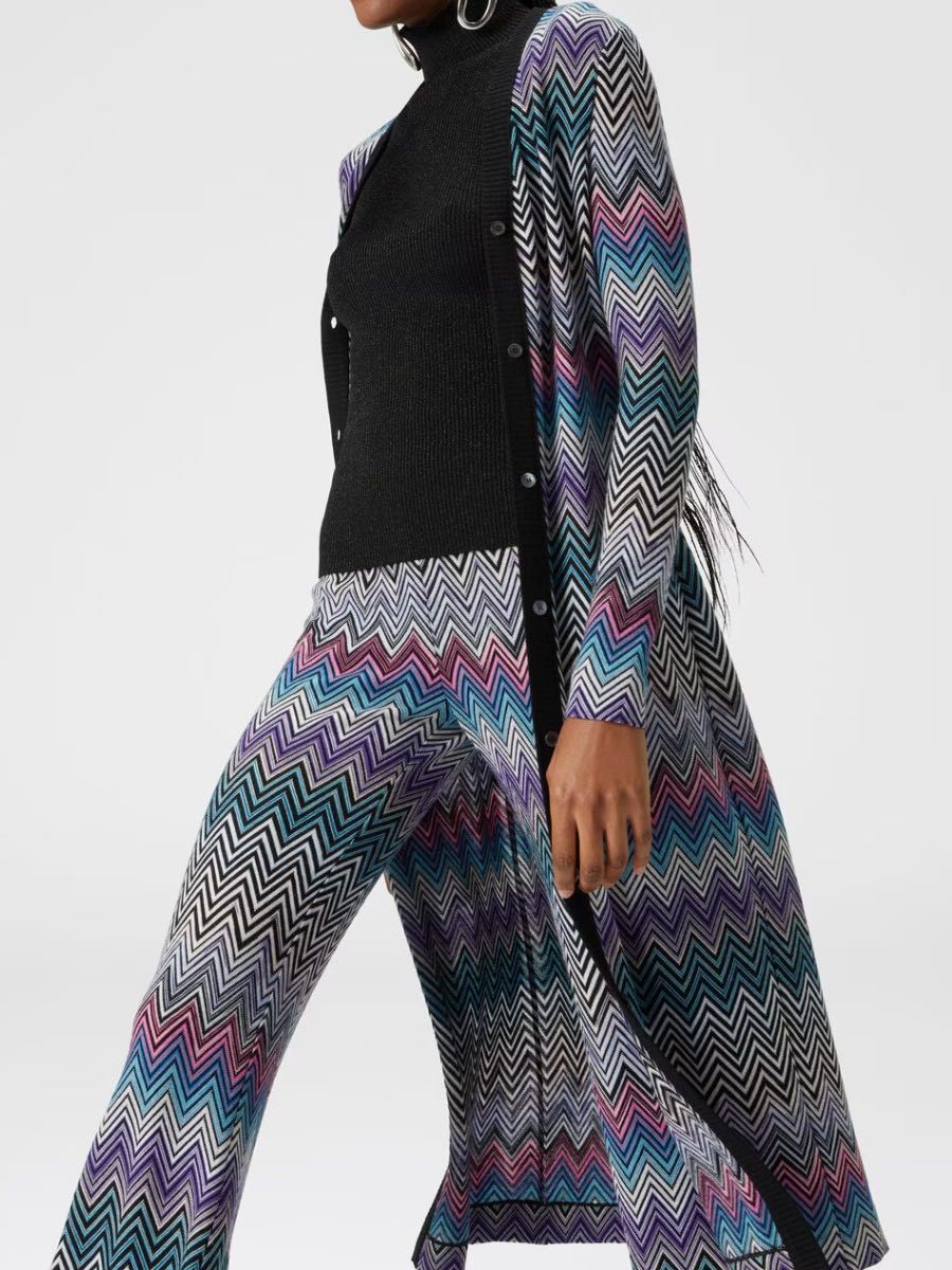 Flared trousers with zigzag pattern