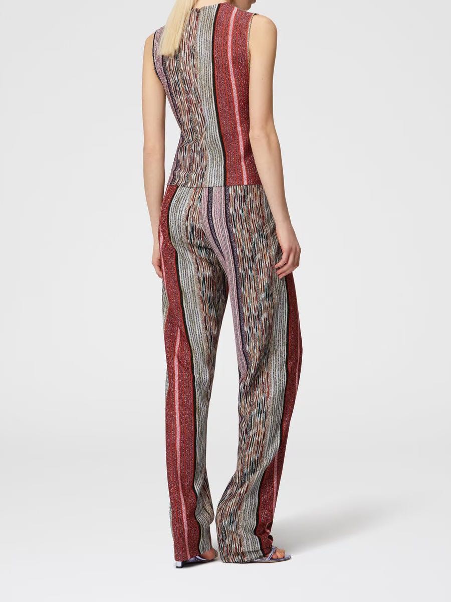 Sleevless top in lamé viscose