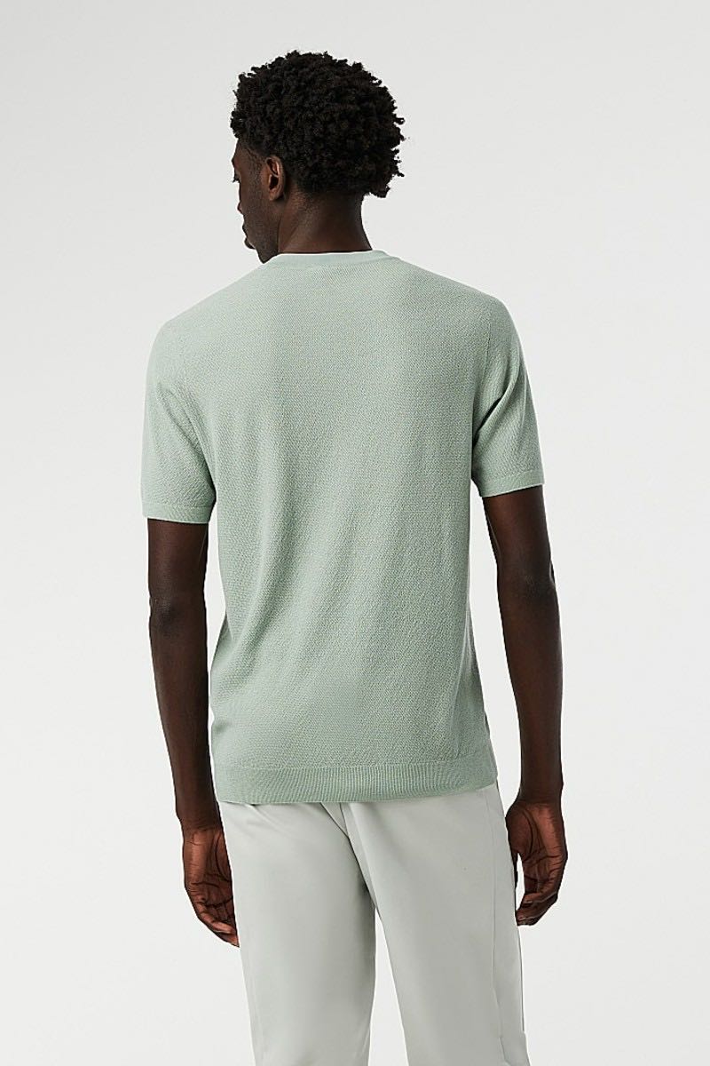 Short-sleeved knit pullover