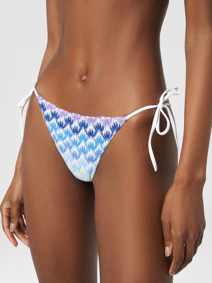 Bikini lace effect