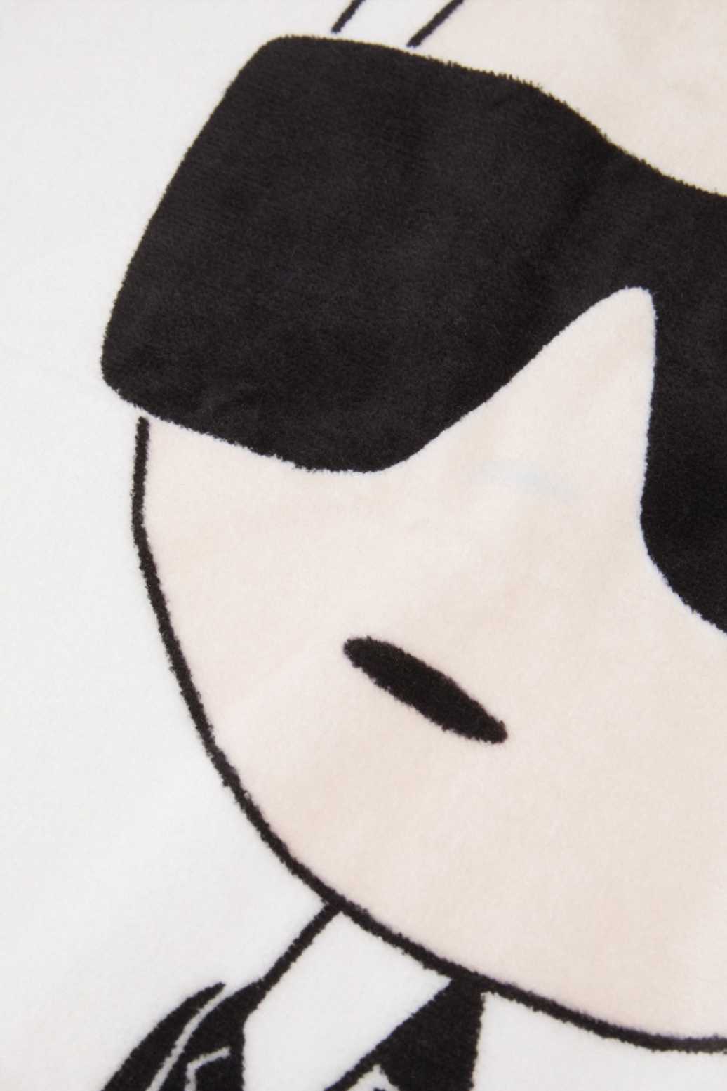 Ikonik towel