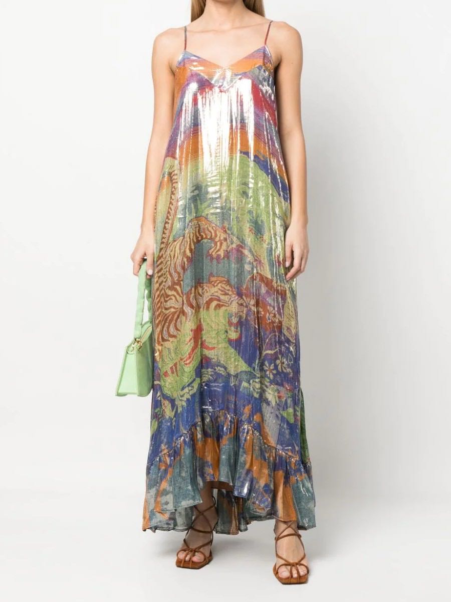 Vibrant long dress in gold lame silk