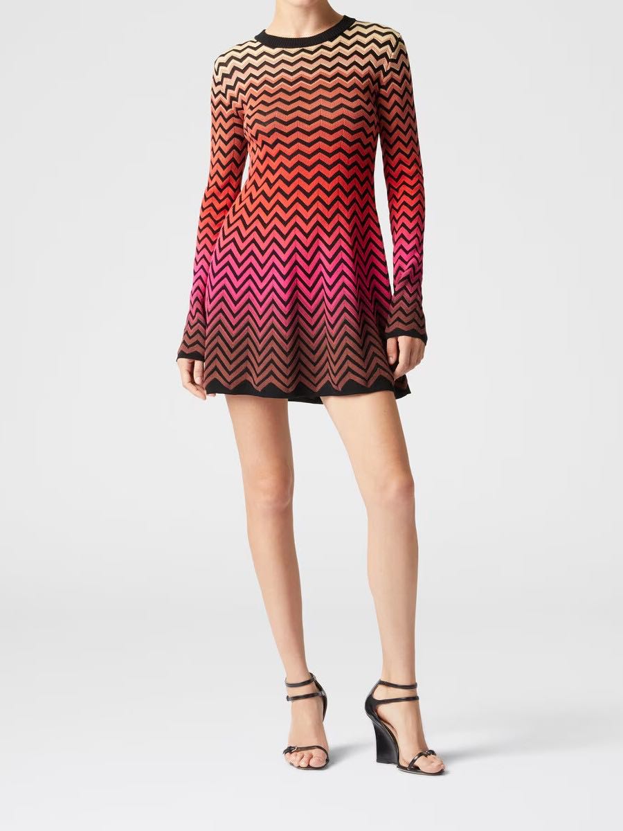 Short dress with zig zag pattern