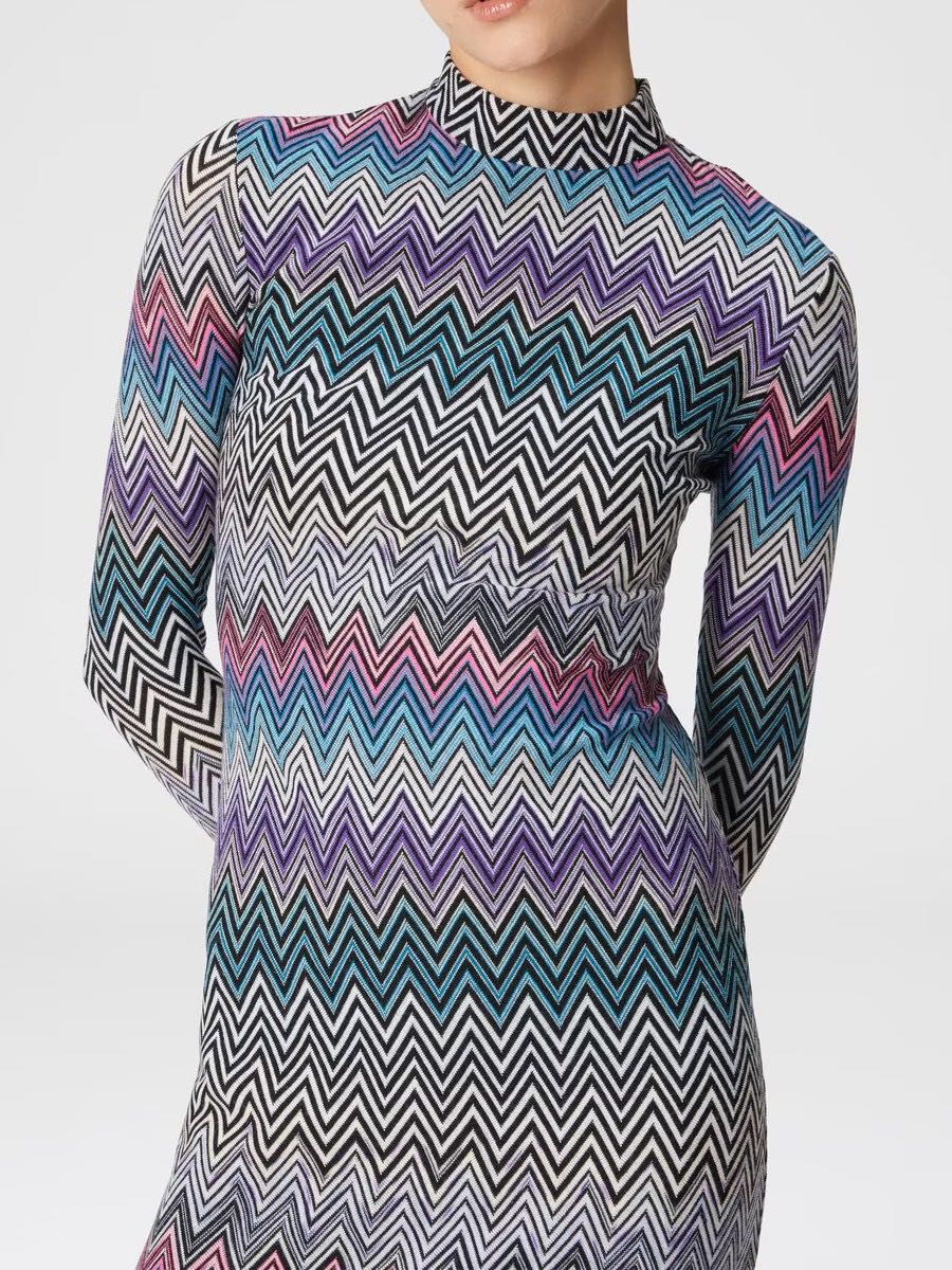 High neck midi zigazag dress