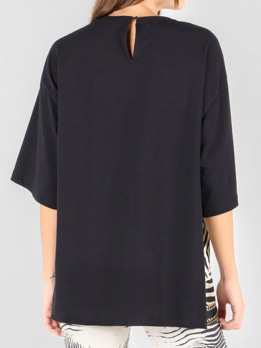 Oversize tshirt with animal print