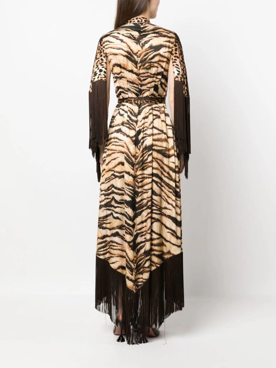 Flowy long dress with fringes