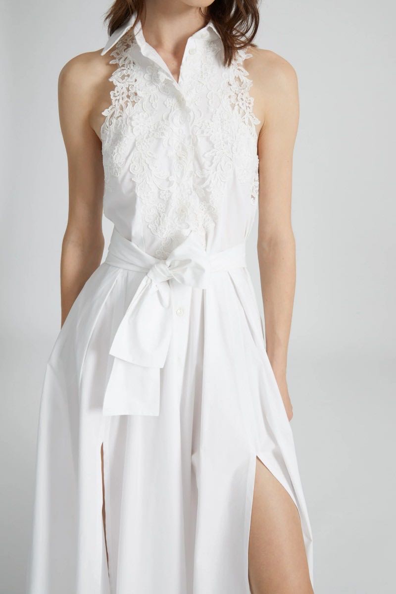 Sleevless dress with lace