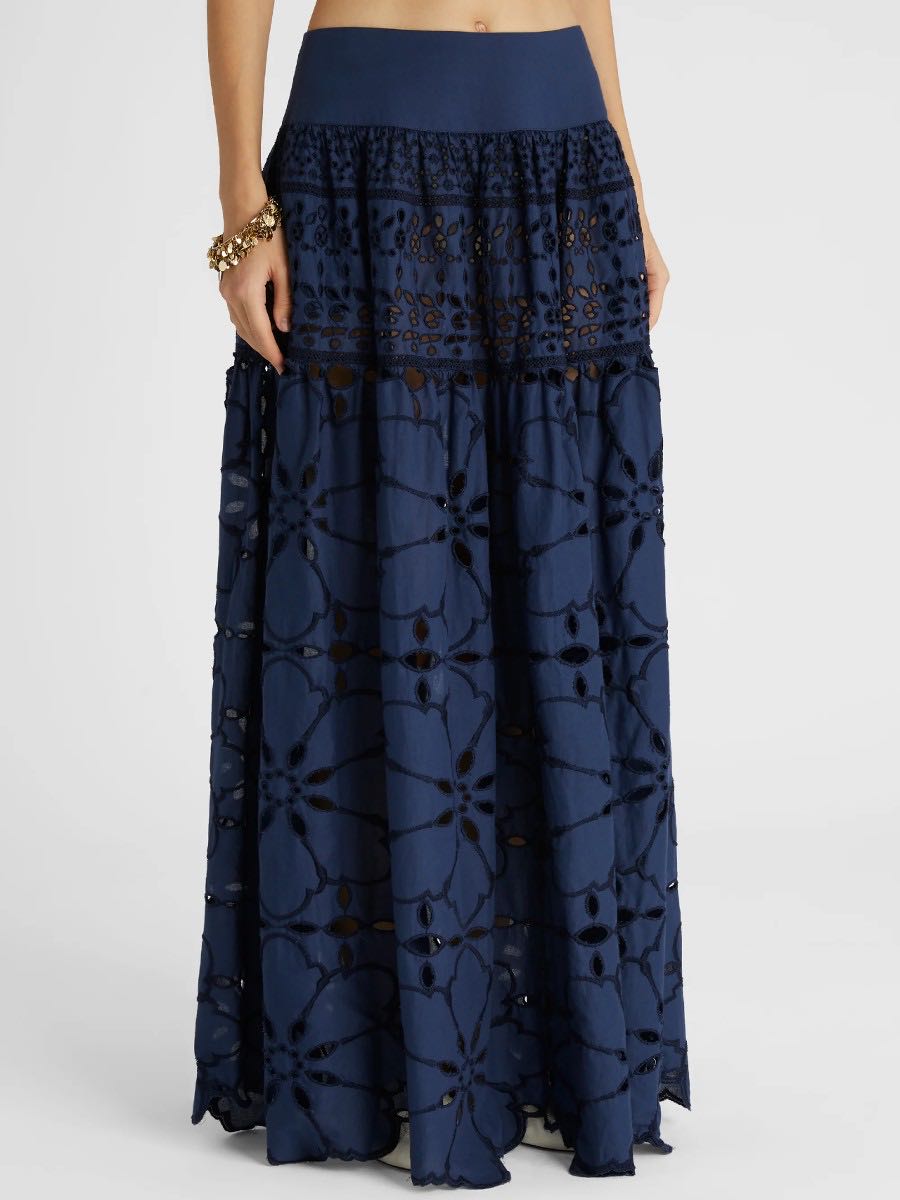 Long skirt in brodery anglaise